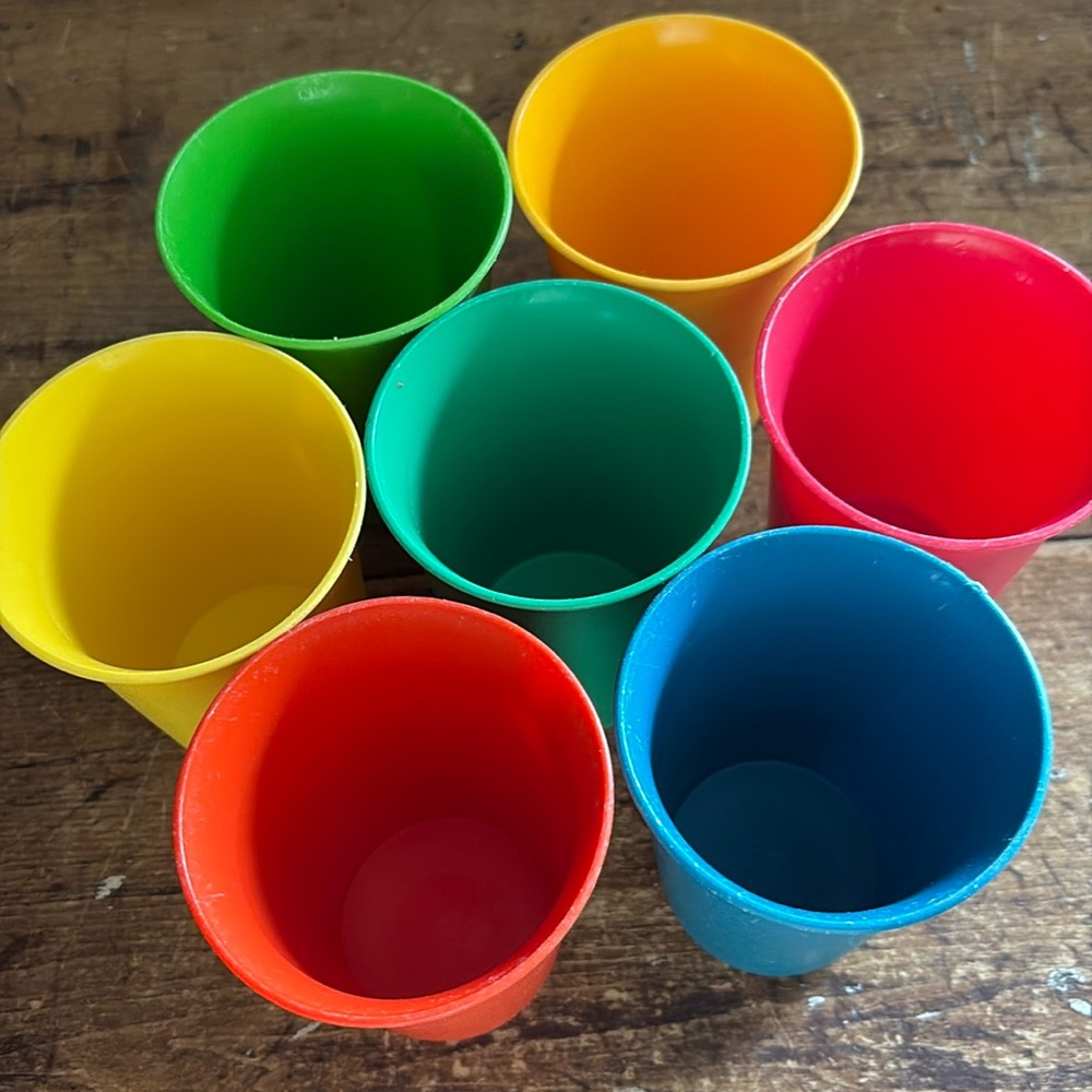 Vintage Tupperware #109 Authentic Kids Plastic Tumblers ~Set of 7 Colourful Cups - Picture 9 of 13